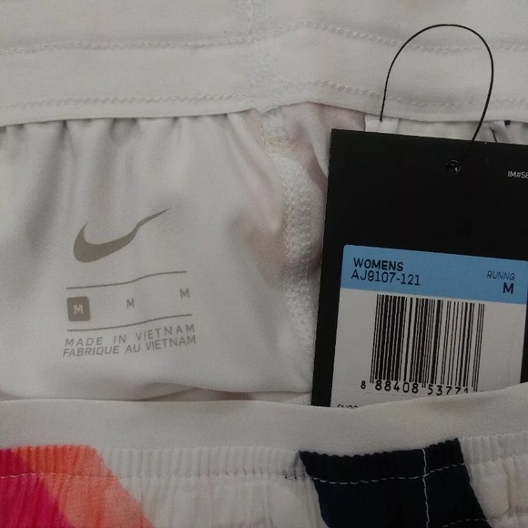 NIKE 2 IN 1 RUNNING SHORTS | SIZE M | AJ9107 121 - Picture 5 of 6